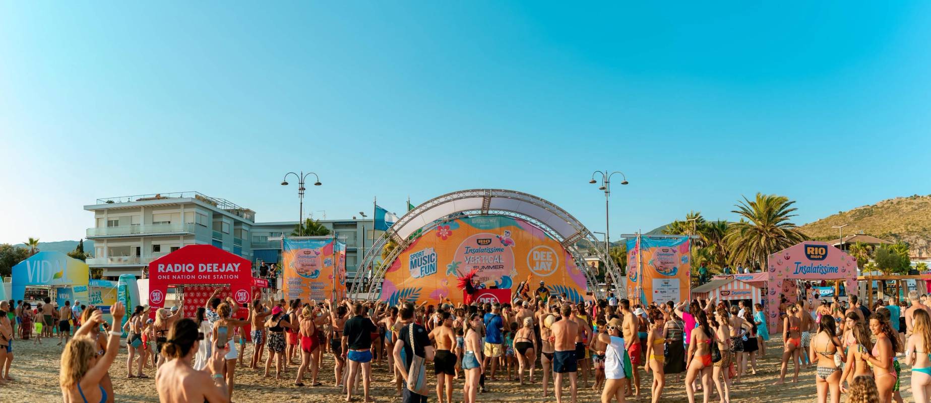 Vertical Summer Tour di Radio Deejay